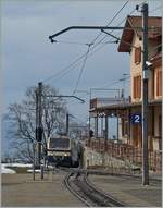 A Rochers de Naye Beh 4/8 is arriving at Caux.