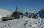 A Rochers de Naye train is arriving at the Jaman Station.