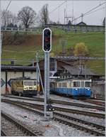 The MOB ABDe 8/8 4001 and a MOB GDe 4/4 in Zweisimmen.