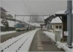 The MOB Goldenpass Panormaic PE 2115 from Zweisimmen to Montreux by his stop in Les Avants. 

06.12.2020