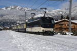 Ge 4/4 8004 Assurant un train Belle Époque   Ici à Gstaad.