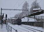 The MOB GDe 4/4 6002 with his GoldenPass Panoramic is arriving at Les Avants.