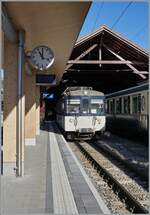 A MOB Be 4/4 (Serie 1000) in the Station of Zweismmen.