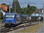 The MOB Ge 4/4 8001 with GoldenPass Express GPX 4065 on the way from Interlaken Ost to Montreux in Fontanivent.