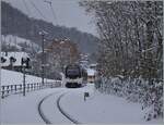 Shortly after the Château de Blonay stop he is the CEV MVR SURF GTW ABeh 2/6 7507 on the way to Vevey.