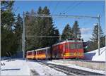 The TPC BVB HGe 4/4 31 with a local train to Villars is leaving the Col de Soud Station.