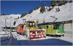 The BDe 4/4 81 is leaving the Col-de Bretaye Station.