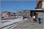 A TPF local train is arriving at Châtel St-Denis.