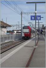 The TPF ABe 4/2 /B/Be 2/4 101 (Bo'2 + 2'2' + 2'Bo') Serie 100  Moitié-Moitié  in Palézieux.

20.01.2026 