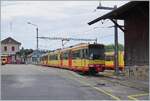 The  new  OC (TRAVYS) Be 4/8 004 (ex AVG GT8-100D/2s) in Orbe.

04.07.2022