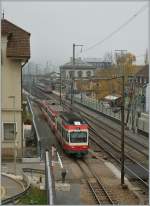 A WB (Waldenburgerbahn) local train from Waldenburg is arriving at Liestal. 
06.11.2012