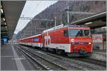 Discovered while changing in Interlaken Ost and tried to take photos in the short time: The SBB-Zentralbahn HGe 4/4 101 964-5 is waiting for its departure to Meiringen with its regional train R 70 9063. Normally “Spatz” commuter trains are scheduled in this relation. January 16, 2024