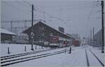 The zb Be 125 013 (90 85 847 0013-6) is leaving Innertkirchen on the way to Meiringen.