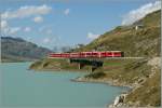 An  Allegra  with a local train by the Lago Bianco on the way to Tirano. 
10.09.2011