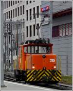 The RhB shunter eingine Gm 3/3 215 is running through the station of Chur on December 23rd, 2009.