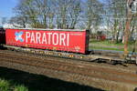 Hupac 4526 073-3 z naczepą Paratori na trasie z portu w Antwerpii do Włoch. Typ wagonu towarowego: Sdgnss. Linia 27A na lotnisku w Antwerpii. 18-03-2026