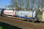 Hupac 4512 061-3 mit 2 Tankcontainern auf der Strecke vom Hafen Antwerpen nach Italien. Güterwagen-Typ: Sdgmnss. Strecke 27A am Flughafen Antwerpen. 18-03-2026
