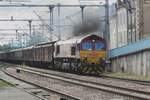 Clagg! ECR 66241 passes through Nevers on 18 September 2021. She still wears the British EWS-colours.