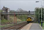 The northern 156 481 is arriving at Ravenglass.