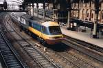 In the British-Rail Colours runs a HST without stop trough the York Station.