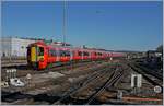 A Gatwick Express (Class 487) is leaving Brighton.
01.05.2018