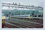 A Class 465 Electric multiple units is leaving the London Euston Station. 

Analgo picture / 20.09.1999