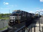 NS 212 passes Union with Dash 9s on the point
