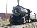 Western Maryland Scenic Railroad Cumberland, Md 2-8-0 Stoomlocomotief 734 Buiten het station van Cumberland