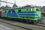 On the evening of 12 September 2015 TGOJ 965 stands in Gävle. Note the different pattern compared to the 403 in the next picture. 