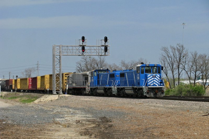 Two CEFX engines and one UP with a freigth train in Houston (Texas). 16.03.2008.