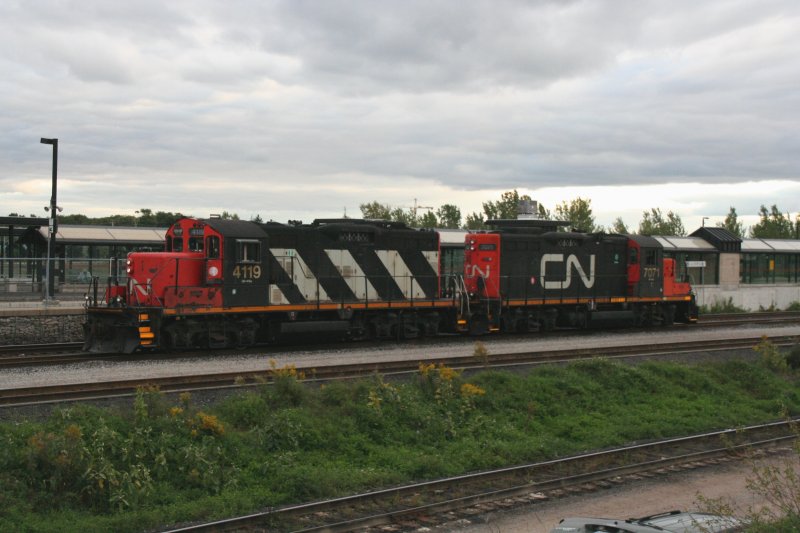 Two CN units GP9RM 4119 and GP9RM 7071 on 30.09.2009 at Adlershot.