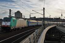 Here 186 135-0 with D441 from Kiew Pass to Berlin Zoologischer Garten. Berlin main station, 25.2.2012.