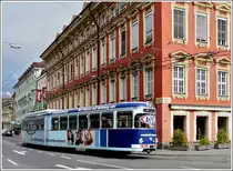 Tram N� 76 is entering into the Maria-Theresien-Stra�e in Innsbruck on March 8th, 2008.