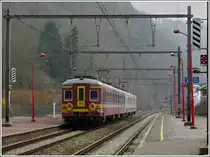 The local train L 5564 to Jemelle is leaving the station of Esneux on March 3rd, 2012.