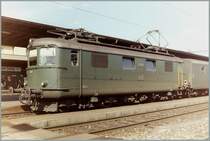 SBB Re 4/4 I 10042 in Solothurn.
scanned negative, September 1993