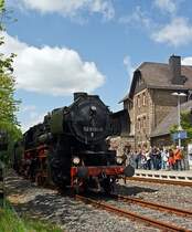 The 52 8134-0 of the railway friends Betzdorf in the station Ingelbach / Ww on 13.05.2012. The special train runs at 2 hour cycle on the Westerwald range Ingelbach - Altenkirchen - Neitersen.