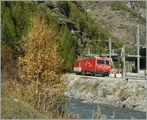 The MGB HGe 4/4 with his train-service from Zermatt to Visp makes a stop in T�sch.
19.10.2012