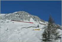 The MGB HGe 4/4 106 with his local train 835 between N�tschen and Andermatt. 
12.12.12