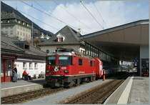 In Disentis the Glacier-Express have to Change the Locomotive and the Rhb ge 4/4 II 620 makes place for the MBG HGe 4/4 103. 
15.03.2013  