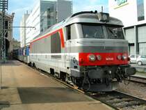 CC 67546 in new colours with a local train in Tours 
22.03.2007