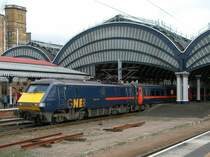 GNER Class 91 with an Intercity (IC 225) makes a stop in York on the way from London to Scotland. 
30.03.2006 