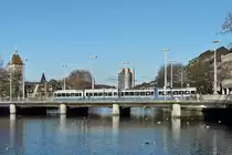 . Tram 2000 taken on Bahnhofbr�cke in Z�rich on December 27th, 2009.