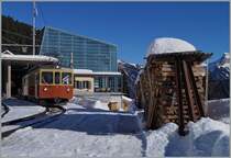 The BLM Be 4/4 31 (ex SNB/OJB) is leaving the Grütschalp Station.
09.03.2014