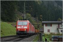 The DB E 185 118-7 and a other one near Wassen.
10.10.2014