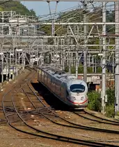 . The ICE 15 Bruxelles Midi - Frankfurt/Main Hbf is arriving in Li�ge Guillemins on October 18th, 2014.