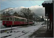 The CEV BDeh 2/4 N° 73 with his Bt in Blonay. 
29.12.2014