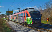Multiple units 312-103 run through Maribor-Tabor on the way to Maribor station. /3.4.2015