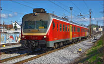 Multiple units 813-107 run through Maribor-Tabor on the way to Ormož. /3.4.2015
