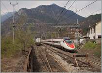 A SBB RABDe 503 in Varzo. 
11.04.2015