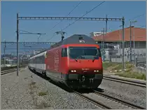 The SBB Re 460 082-1 with an IR to Brig in Prilly-Malley. 
10.07.2015